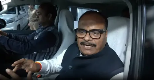 ब्रजेश पाठक का अखिलेश यादव पर तीखा जवाब: 'विदेश में पढ़ने वाले को भारतीय भाषा से क्या लेना-देना'