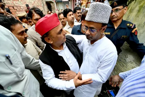 Akhilesh Yadav visits Azamgarh to condole SP MLA Alam Badi's death