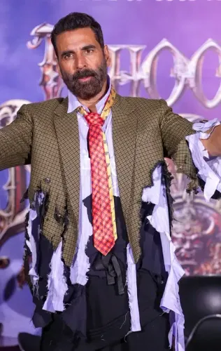Akshay Kumar Celebrates the Indispensable Role of Homemakers