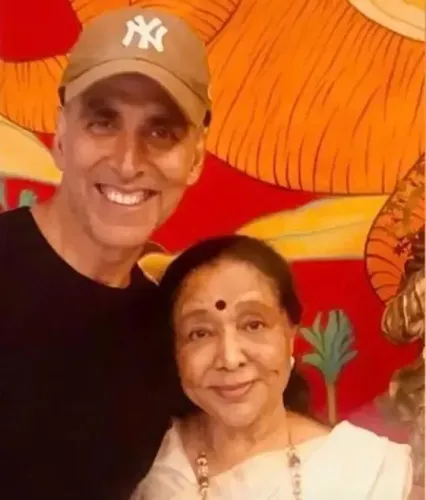 Film Industry Mourns the Loss of Iconic Singer Asha Bhosle: Tributes from Akshay Kumar, Raveena Tandon, and Karan Johar