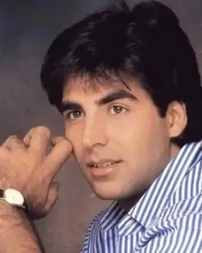 Did Akshay Kumar Really Consider Dharmendra His Idol During His Struggles?
