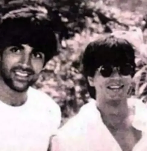 Did Akshay Kumar Share a Witty Birthday Wish for Shah Rukh Khan?