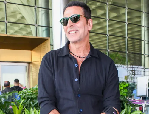 Is Akshay Kumar Playfully Teasing Farah Khan About Her Celebrity Cooking Vlogs?