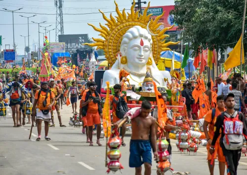 क्या अलीगढ़ में कांवड़ यात्रा की तैयारियां जोरों पर हैं, घंटी-घुंघरू की मांग क्यों बढ़ी?