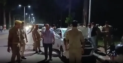 एएमयू कैंपस में नशे में धुत युवक-युवती का हंगामा, बिना नंबर प्लेट की कार से घुसे; पुलिस को सौंपा