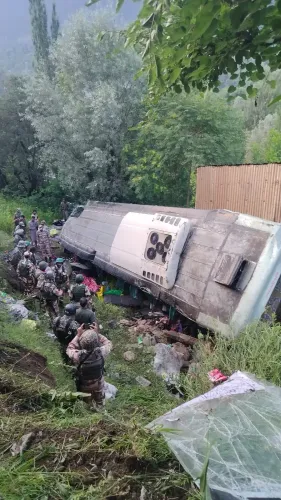 अमरनाथ यात्रा बस हादसा: गांदरबल के हरिगनीवान में पलटी बस, 39 तीर्थयात्री घायल