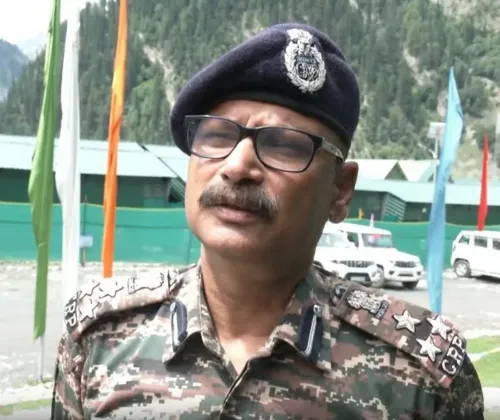 अमरनाथ यात्रा 2025: बालटाल मार्ग पर सीआरपीएफ की 'मे आई हेल्प यू' पहल, 30-40 महिला जवान तीर्थयात्रियों की सेवा में