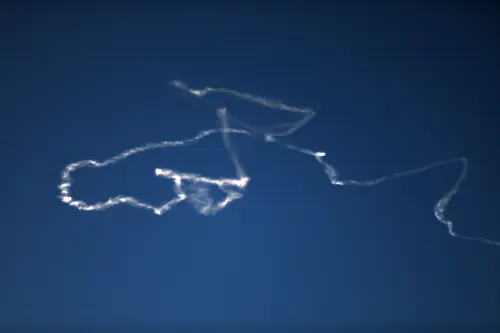 ईरान ने अमेरिका-इजरायल के खिलाफ हमले बढ़ाए, खाड़ी देशों ने सुरक्षा उपाय किए