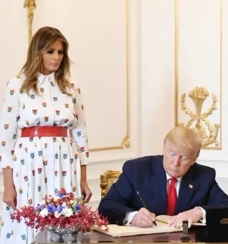 मेलानिया ट्रंप ने जिमी किमेल को बताया 'कायर', डोनाल्ड ट्रंप ने ABC से बर्खास्तगी की मांग की