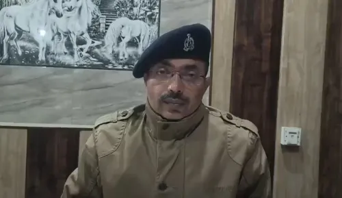 क्या अमेठी में धारदार हथियार से युवक की हत्या हुई है?