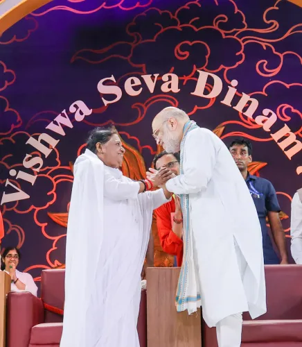 Amit Shah attends Amma's 73rd birthday seva events in Kollam