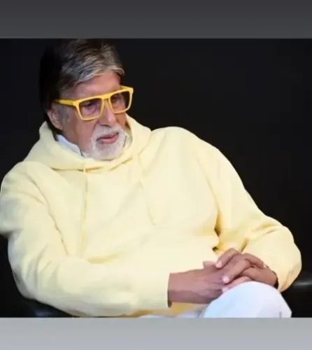 Did Amitabh Bachchan Just Say 'Another Valiant Giant Has Left Us' in a Heartfelt Tribute to Dharmendra?