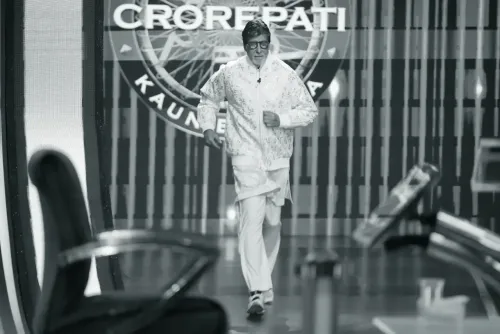 Amitabh Bachchan runs on KBC 18 set amid knee injury, says 'keep running'