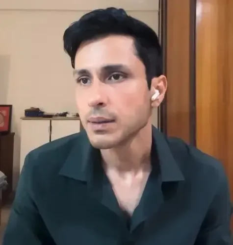 Amol Parashar Celebrates London's Rich Theatre Scene as 'Besharam Aadmi' Shines