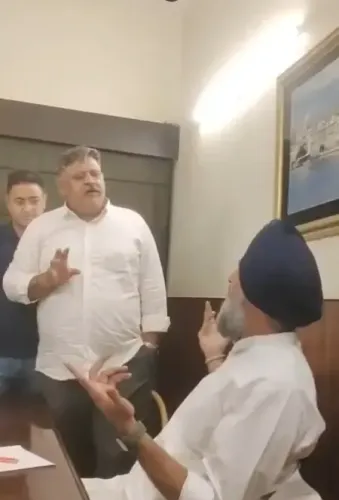 अमृतसर : अकाली नेता बिक्रम मजीठिया के घर विजिलेंस की रेड, कहा- हम नहीं झुकेंगे