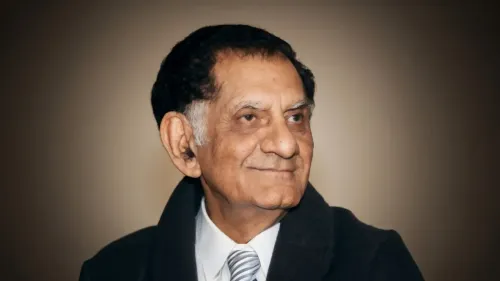 आनंद बक्शी: रोजमर्रा की घटनाओं को अमर गीतों में बदलने वाले अद्भुत गीतकार