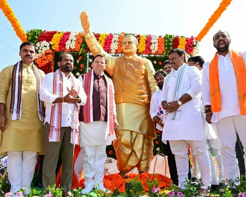क्या आंध्र प्रदेश में सीएम धामी ने पूर्व पीएम अटल बिहारी वाजपेयी की प्रतिमा का अनावरण किया?