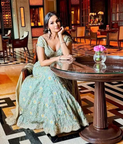 How is Andrea Jeremiah's 'Mask' Unit Mourning the Loss of Lives in Karur?