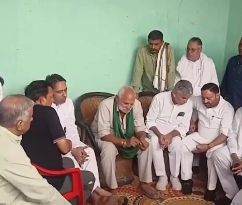 अंकित बालियान हत्याकांड: जयंत चौधरी परिजनों से मिले, बोले — 'सुनियोजित साजिश, पुलिस कार्रवाई जारी'