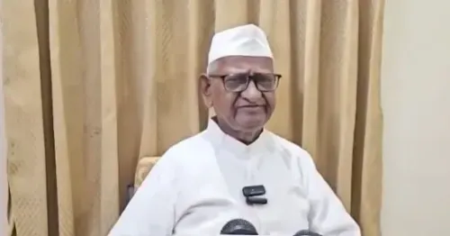 AAP Mass Exodus: Anna Hazare, BJP React as 7 MPs Join BJP