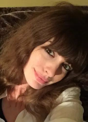 Anne Hathaway Commits to a Stress-Free Life