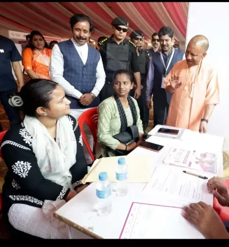 मुख्यमंत्री योगी आदित्यनाथ का सफल महिला उद्यमियों से संवाद: प्रेरणादायक कहानियाँ साझा