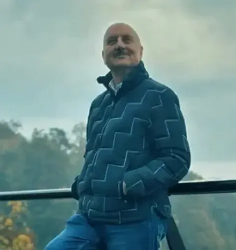 क्या अनुपम खेर ने 2016 की यादें साझा की? सतीश कौशिक को याद कर हुए भावुक