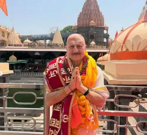 Anupam Kher Visits Mahakaleshwar Temple, Engages in Aarti
