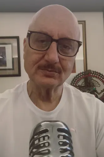How Did Anupam Kher Honor Oscar Winner Robert Duvall?