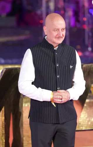 Anupam Kher praises Samruddhi Mahamarg, flags need for food outlets