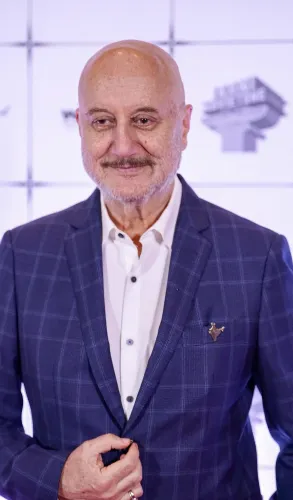 Anupam Kher turns producer for Bengali film 'Shuru Theke Shuru' after 26 years