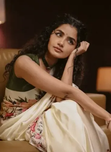 अनुपमा परमेश्वरन ने साड़ी में बिखेरा जलवा, सोशल मीडिया पर पोस्ट की तस्वीरें 