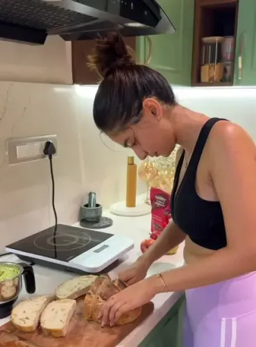 अनुष्का सेन का हेल्दी ब्रेकफास्ट, शेयर किया फिटनेस का राज