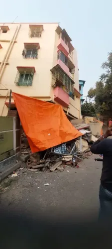 Partial Collapse of Building in South Kolkata, No Injuries Reported