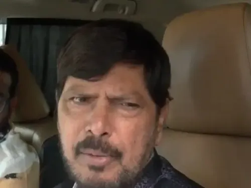 क्या एआर रहमान के 'कम्युनल' बयान ने राजनीति को हवा दी? रामदास आठवले का 'सफेद झूठ'