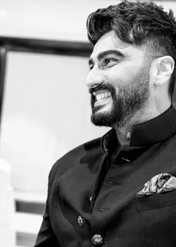 Arjun Kapoor shares candid portrait shot by 'Hamza' Ranveer Singh