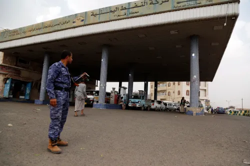 Are Armed Tribal Groups Besieging Oil Facilities in Yemen's Hadramout?
