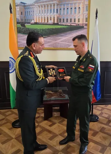 Army Chief Gen Dhiraj Seth visits St. Petersburg artillery academy in Russia