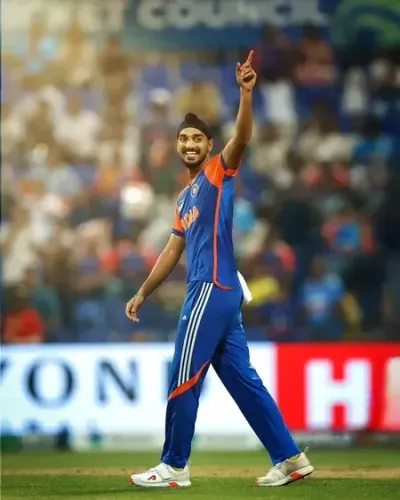 अर्शदीप सिंह ने रचा इतिहास, टी20 क्रिकेट में 100 विकेट लेने वाले पहले भारतीय
