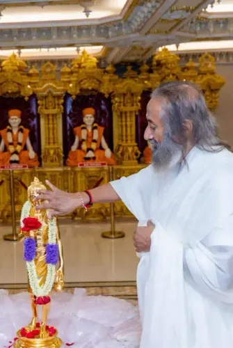 Did Art of Living founder Sri Sri Ravi Shankar visit BAPS temple in Mumbai?