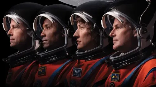 आर्टेमिस 2 मिशन: चांद की ओर उड़ान भरने वाले चार एस्ट्रोनॉट्स की कहानी