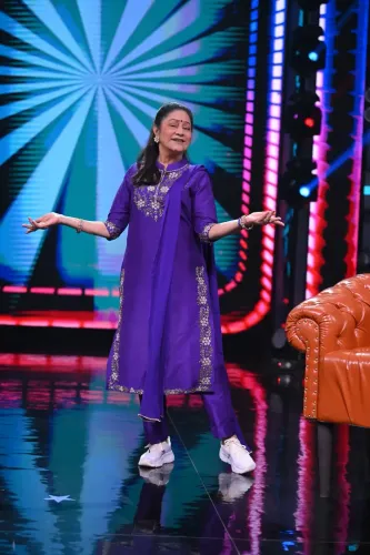 After 53 Years, Aruna Irani and Farida Jalal Share an Emotional Reunion on Indian Idol