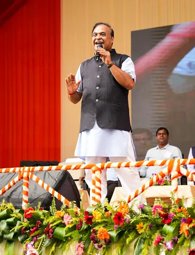 क्या असम कैबिनेट की बैठक में बाढ़ प्रबंधन के लिए 2205 करोड़ रुपए स्वीकृत किए गए?