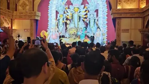संधि पूजा 2026: कोलकाता समेत पश्चिम बंगाल के पंडालों में 48 मिनट के पावन काल में हुई चामुंडा आराधना