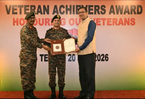 आर्मी चीफ जनरल द्विवेदी ने तेजपुर में कर्नल दिव्य शंकर भट्टाचार्य को COAS कमेंडेशन मेडल से नवाज़ा