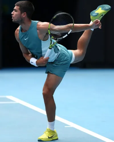 Australian Open: Alcaraz Advances to Quarterfinals After Draper Withdraws