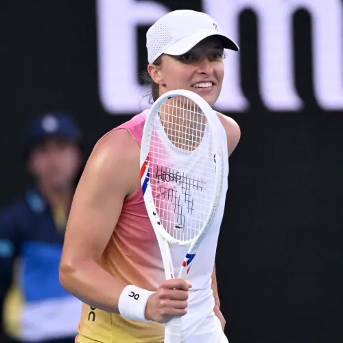 Aus Open: Swiatek Triumphs Over Lys, Shelton Advances After Monfils Retires