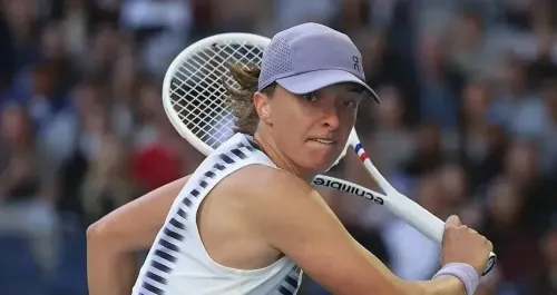 Did Swiatek Just Reach Her 24th Straight Major Third Round? Selekhmeteva Stuns Badosa!