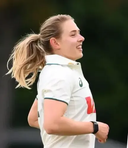 Australia Invites Uncapped Players Trenaman and Brown for Test Match Against India