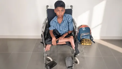 IIT मद्रास में जे. संतोष की ऐतिहासिक एंट्री: 90% स्पाइनल डिसेबिलिटी और सेरेब्रल पाल्सी को हराकर ऑटो ड्राइवर के बेटे ने पाई जगह